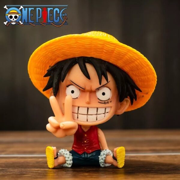 Luffy Sitting - 10CM